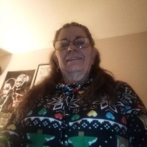 Meet your Posher, Flora